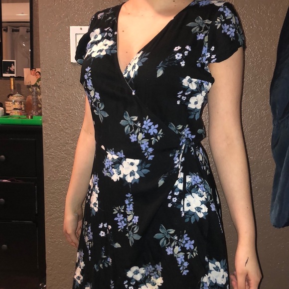 Dress - Picture 2 of 2